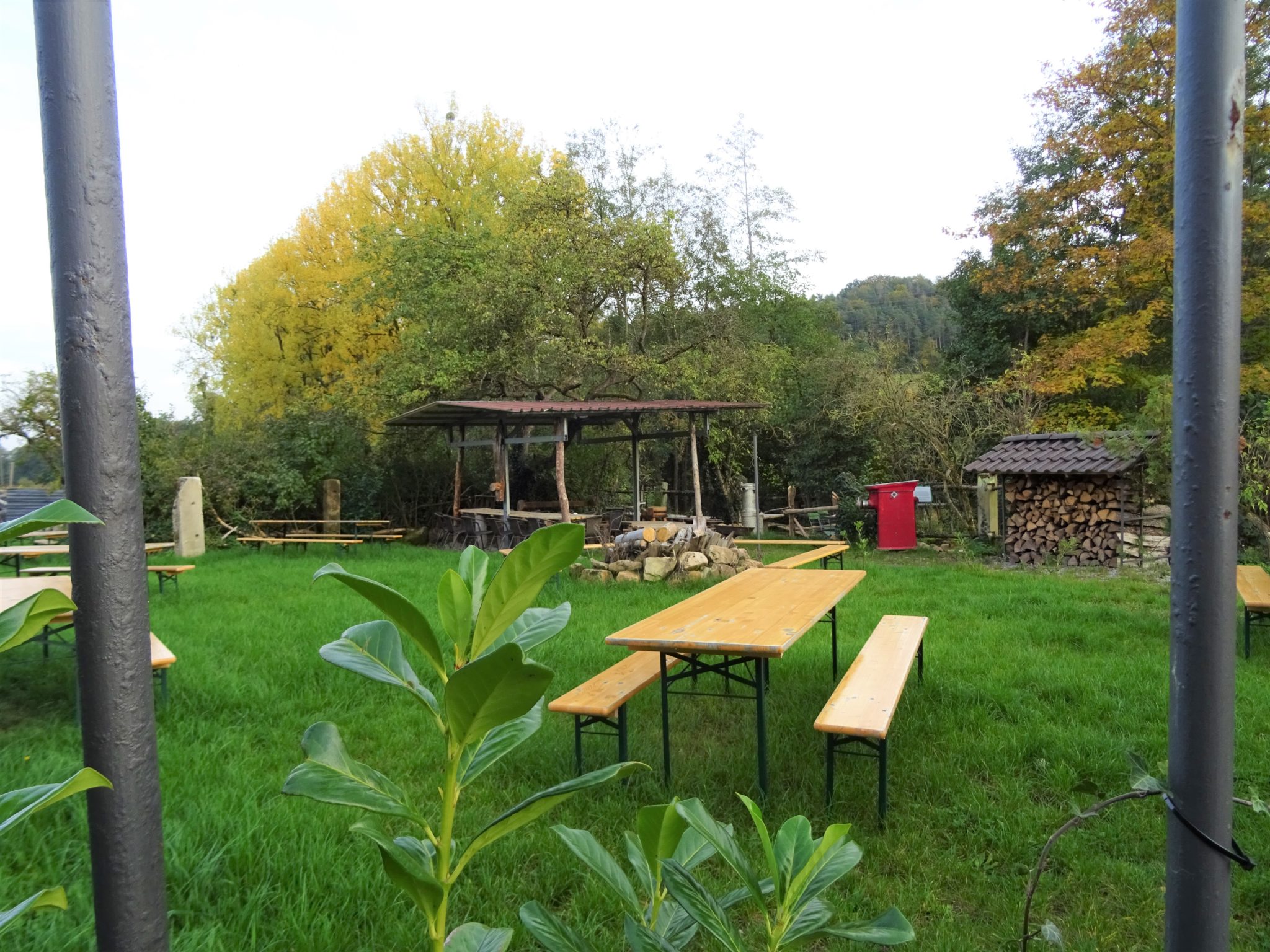 Blick auf das natürliche Ur-Pavillon