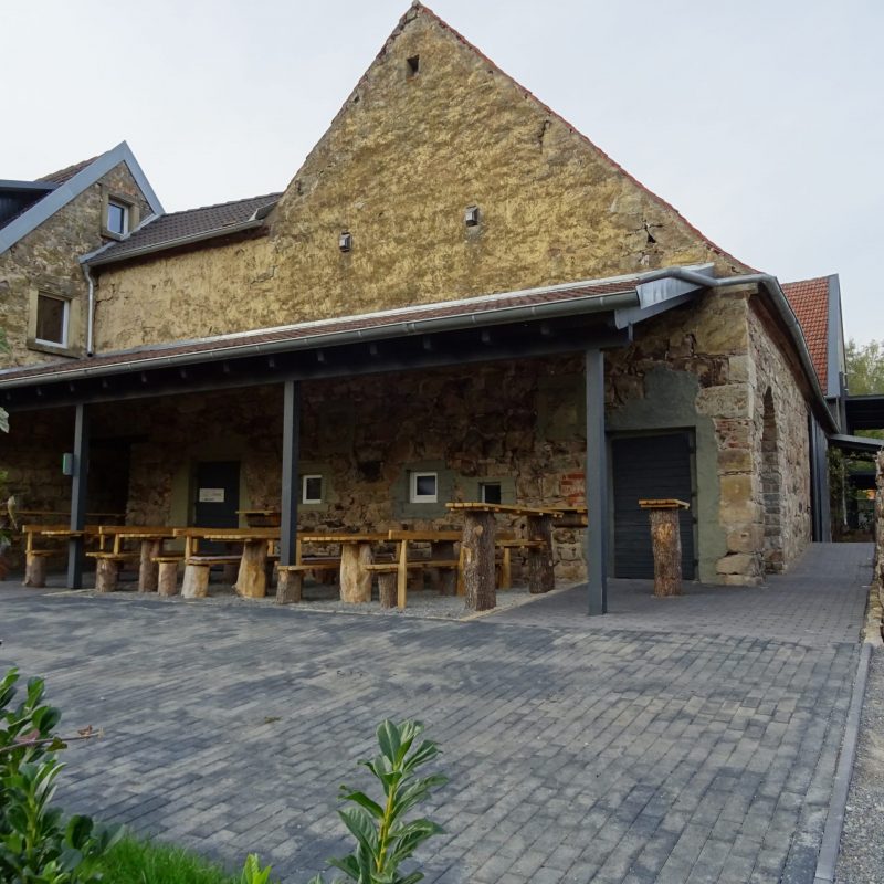 Außenbereich mit "Süd-Pavillion"