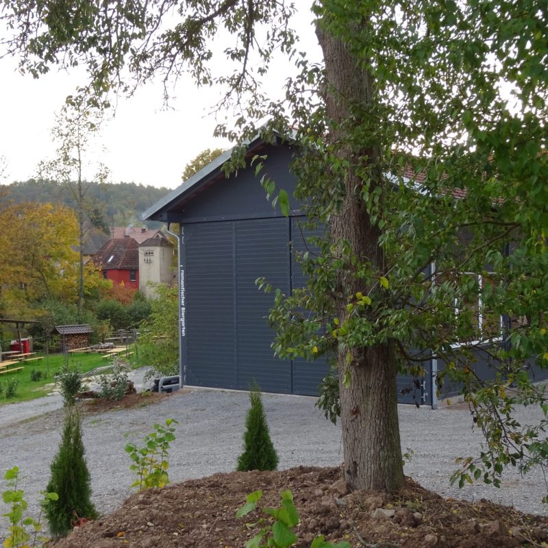 Zufahrt "Riesenpavillion"